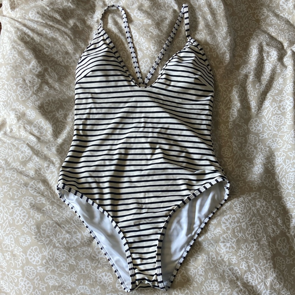 ⚡️3/$10⚡️Striped Retro 20s Style One-Piece Swimsuit